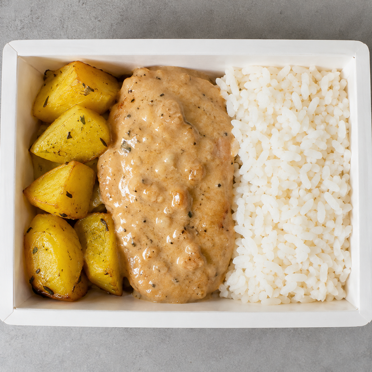 Strogonoff de Carne, arroz e batata rústica 300g